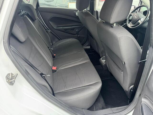 Ford FIESTA 1.0 Style | Airco | Elektrische ramen | Onderhoudsboekjes aanwezig | APK tot 07-01-2027 | NAP |