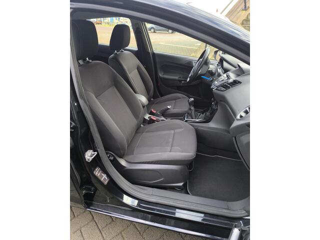 Ford FIESTA 1.0 EcoBoost Titanium Navi, all season banden, LM velgen, Climate en cruise control.