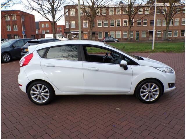 Ford FIESTA 1.0 EcoBoost Titanium AUTOMAAT CAMERA CRUISECONT NAV TELEFOON..