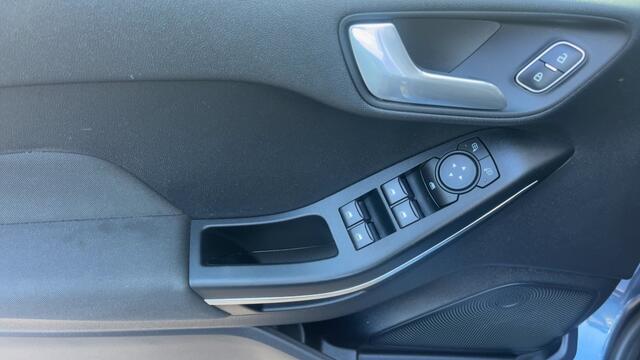 Ford FIESTA Navi, Pdc 1.0 ecoboost titanium hybrid