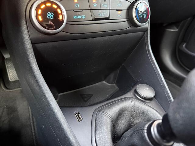 Ford FIESTA 1.0 EcoB. Connected RIJKLAAR / INCL GARANTIE / NAVI / CRUISE / A