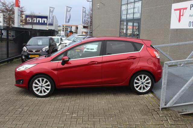 Ford FIESTA 1.0 EcoBoost Titanium AUTOMAAT Navigatie/Bluetooth/Voorruitverwarming/Cruise control/Climate control/Licht metalen velgen/Privacy glas
