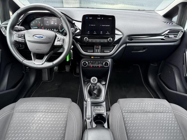 Ford FIESTA 1.0 EcoBoost Hybrid ST-Line X Navi,125pk,6 Bak,Carplay,Camera,Stoelverw,Stuurverw,Clima,Cruise,Pdc V+A,Lm velgen,N.A.P,Apk tot 04-2027