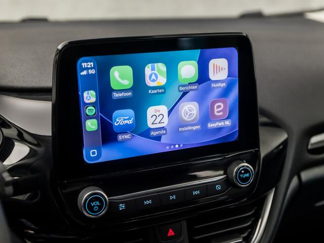 Ford FIESTA 1.0 EcoBoost Titanium (APPLE CARPLAY, GROOT NAVI, CLIMATE, GETINT GLAS, PARKEERSENSOREN, SPORTSTOELEN, CRUISE, LM VELGEN, NIEUWSTAAT)