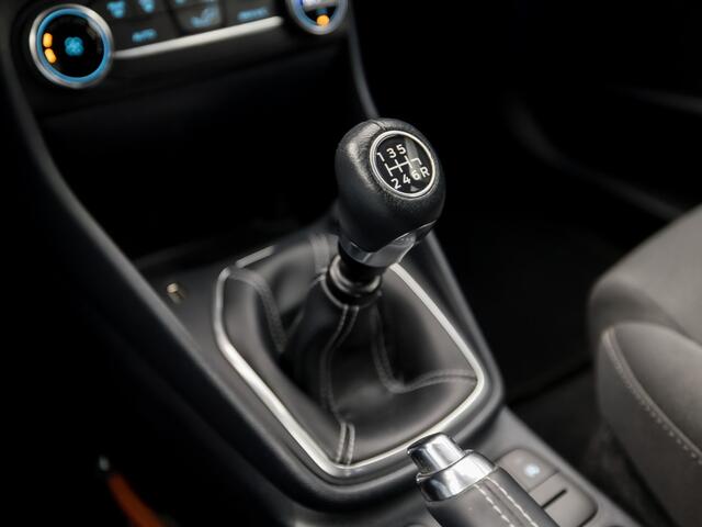 Ford FIESTA 1.0 EcoBoost Titanium (APPLE CARPLAY, GROOT NAVI, CLIMATE, GETINT GLAS, PARKEERSENSOREN, SPORTSTOELEN, CRUISE, LM VELGEN, NIEUWSTAAT)