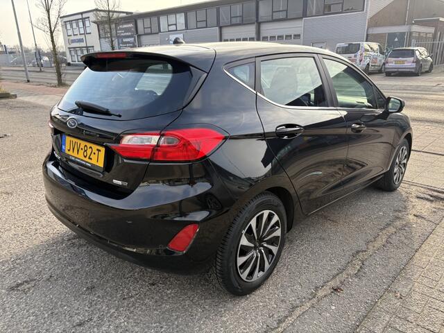 Ford FIESTA 1.0 EcoBoost Hybrid Titanium