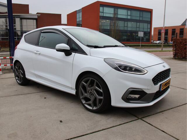 Ford FIESTA 1.5 ST-3 Dealer ond, B&O, Stoelverwarming, FULL LED Prijspakker!