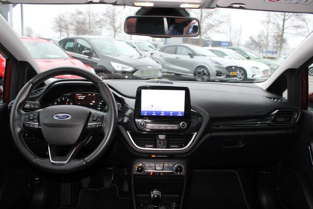 Ford FIESTA 1.0 EcoBoost 125 PK Hybrid Vignale | Trekhaak | Camera | Lederen bekleding | Adaptieve Cruise Control | BLIS | Keyless Entry | Navigatie | Winterpack