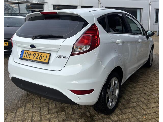 Ford FIESTA 1.0 Style Ultimate | Nette Staat | Volledige Onderhoudshistorie | Cruise Control | Navigatie | Airco | 5 Deurs | Parkeersensoren Voor en Achter | 2 Sleutels |