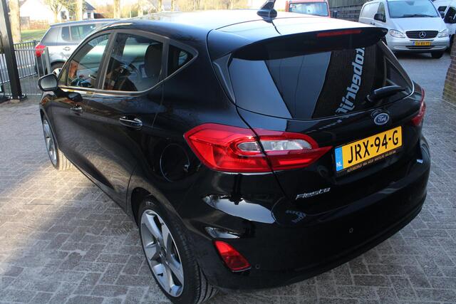 Ford FIESTA 1.0 Apple/Android carplay, Parkeer assistent, Stuurverwarming, Stoelverwarming, Cruise control, Airco, Parkeersens. V en A, 18" LMV
