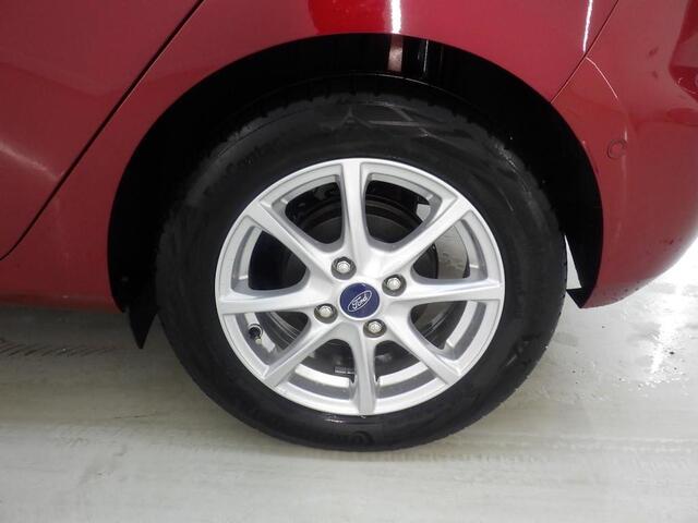 Ford FIESTA 95pk Titanium Navi Camera Ad. Cruise Winter Parking Dodehoek pack Privacy Glass Dealeronderhouden