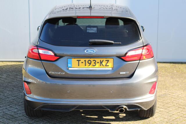 Ford FIESTA 1.0-125pk EcoBoost Mild-Hybrid ST-Line. Luxe, sportieve en goed onderhouden Fiesta ! Autm. airco, Cruise control, Lane assist, 17" Lmv, Parkeersensoren Achter, Metallic lak, Navigatie by Apple/Android, LED verlichting etc.
