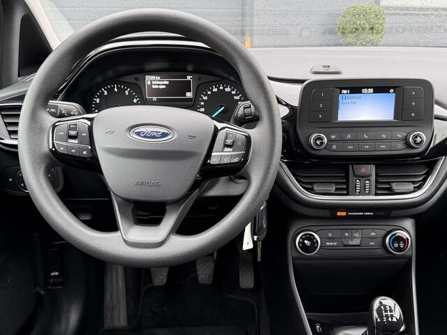 Ford FIESTA 1.1 Trend Dealer Onderhouden,Trekhaak,Airco,Cruise,N.A.P,Zeer Zuinig,Nieuwe Apk bij Aflevering