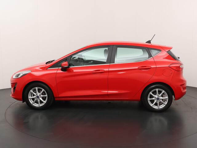 Ford FIESTA EcoBoost Hybrid 125 pk Titanium | Clima | Cruise | Parkeersensoren | Groot scherm | 17-inch |