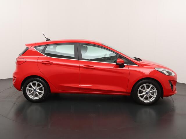 Ford FIESTA EcoBoost Hybrid 125 pk Titanium | Clima | Cruise | Parkeersensoren | Groot scherm | 17-inch |