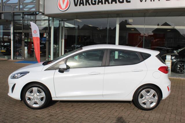 Ford FIESTA 1.1-71pk Trend 5drs. Erg nette Ford Fiesta voor nog jaren rijplezier ! Airco, parkeersensoren achter, navigatie, telefoonvoorb., DAB, inklapbare buitenspiegels etc.