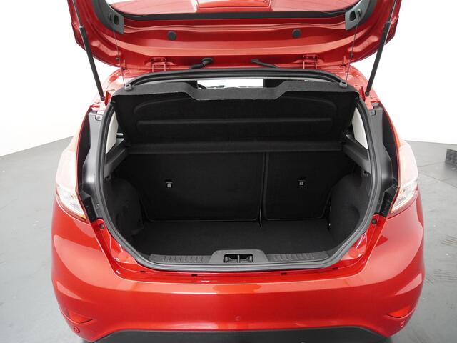 Ford FIESTA 1.0 Style Ultimate - Navigatie - Lichtmetalen velgen - Trekhaak - Cruise Control