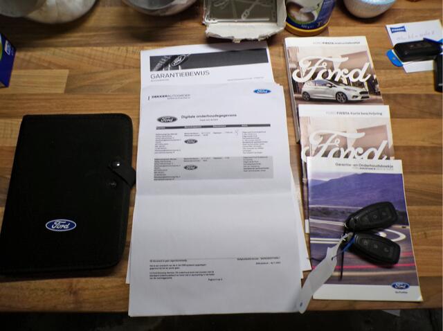 Ford FIESTA 1.0 EcoBoost Titanium AUTOM 101 PK ,CARPLAY ,1E EIGENAAR WINTER PAKKET VOL OPTIE,S