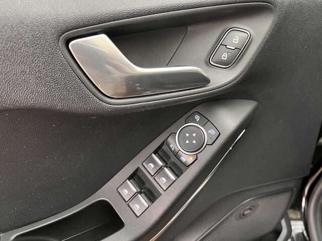 Ford FIESTA 1.0 EcoBoost Hybrid ST-Line X B&O Audio / CarPlay / 17" LMV / Lane Assist / Keyless / LED / Privacy / 125PK