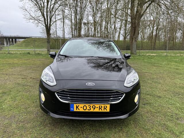 Ford FIESTA 1.0 EB Titanium | CLIMA | LED | CARPLAY NAVI | SENSOREN | DEALER OND. |