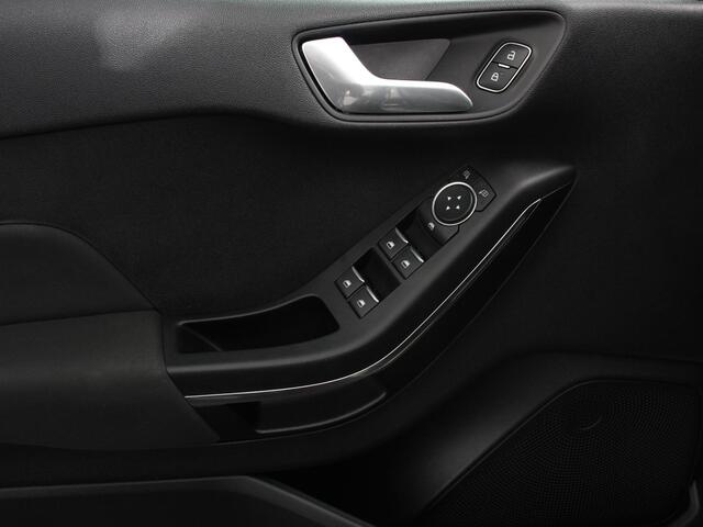 Ford FIESTA 1.0 EcoBoost 155pk Hybrid ST-Line DEMO ! Navigatie Climate Control Stoelverwarming Extra Getint Glas Cruise Control