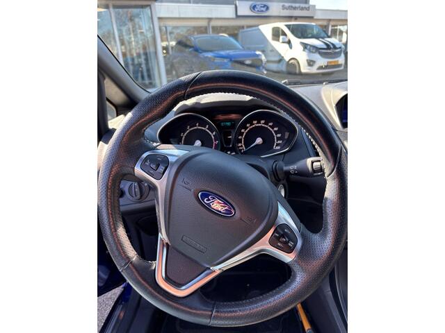 Ford FIESTA 1.0 EcoBoost ST Line 100pk Achterspoiler | Trekhaak | Cruise control | Voorruit verwarming | Climate control