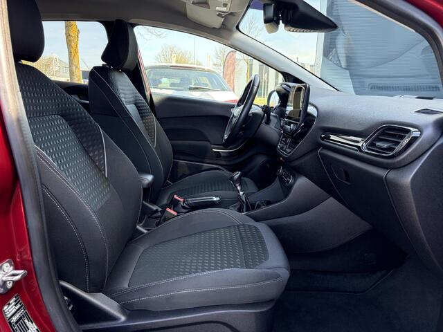 Ford FIESTA 1.0 EcoBoost Titanium Dealer Onderhouden,6 Bak,Navi,Camera,Clima,Cruise,Lm velgen,Apple Carplay/Android Auto,Rijstrooksensor,Pdc V+A,102pk,N.A.P,Apk tot 04-2027,Titanium Uitvoering