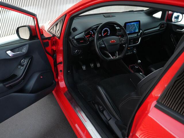 Ford FIESTA ST-3 1.5 200pk PERFORMANCE PACK |sper diff|launch control|KW schroefset|B&O|blind spot|LED-koplampen|Apple Carplay|parkeersensoren|winterpack|18" lichtmetalen velgen|