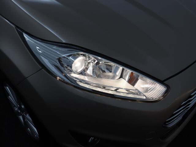 Ford FIESTA 1.0 EcoBoost Titanium Trekhaak, Bluetooth, Cruise control, Parkeersensor achter, Regensensor, Verwarmd voorruit, Lichtmetalen velgen 16, Ontdek deze sportieve en betrouwbare Ford Fiesta 1.0 EcoBoost Titanium uit 2017 met handgeschakelde transmissie. Dankz