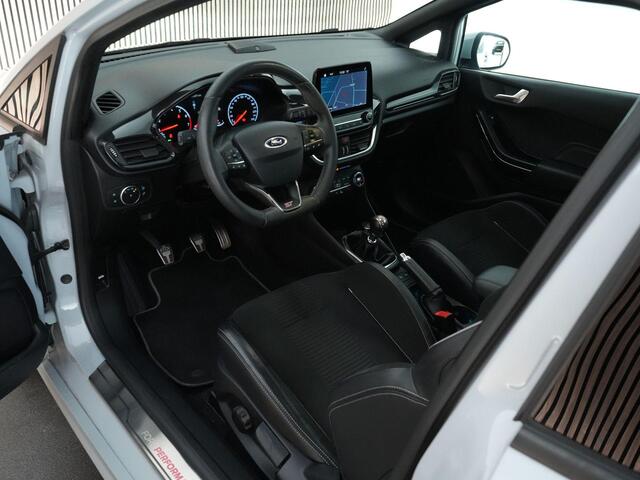 Ford FIESTA ST-3 1.5 200pk |perfect onderhouden|B&O|Apple Carplay|winterpack|LED-koplampen|cruise control|parkeer sensoren|