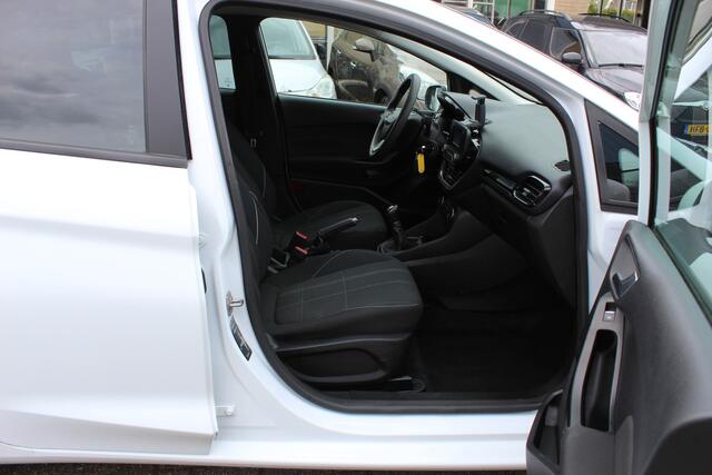 Ford FIESTA 1.1i "Trend" Airco - 5 Deurs !!
