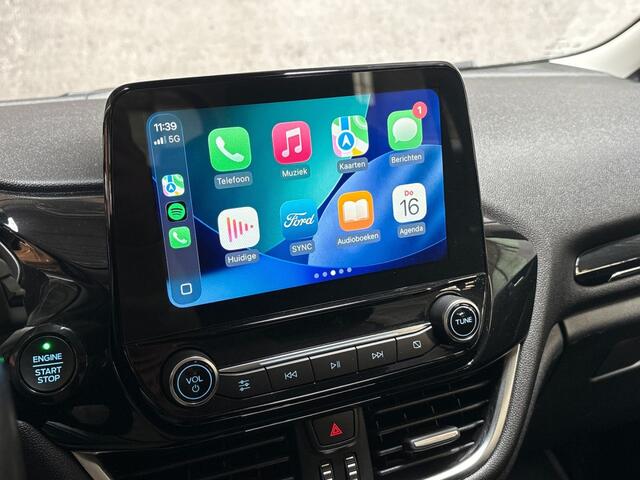 Ford FIESTA 1.0 EcoBoost Titanium (APPLE CARPLAY, GROOT NAVI, STUUR/STOELVERWARMING, BANG&OLUFSEN, CAMERA, SPORTSTOELEN, ADAPTIVE CRUISE, LM VELGEN, NIEUWSTAAT)