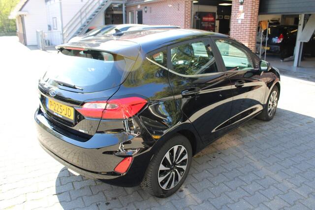 Ford FIESTA 1.0 EcoBoost Hybrid Titanium