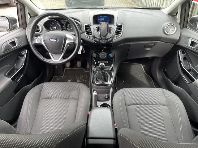 Ford FIESTA 1.0 EcoBoost Titanium 125pk 15"/Stoelverwarming/Voorruitverwarming/PDC v+a/Navigatie/Bluetooth