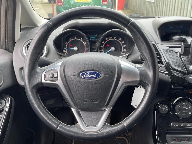 Ford FIESTA 1.0 EcoBoost Titanium 125pk 15"/Stoelverwarming/Voorruitverwarming/PDC v+a/Navigatie/Bluetooth