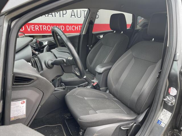 Ford FIESTA 1.0 EcoBoost Titanium 125pk 15"/Stoelverwarming/Voorruitverwarming/PDC v+a/Navigatie/Bluetooth