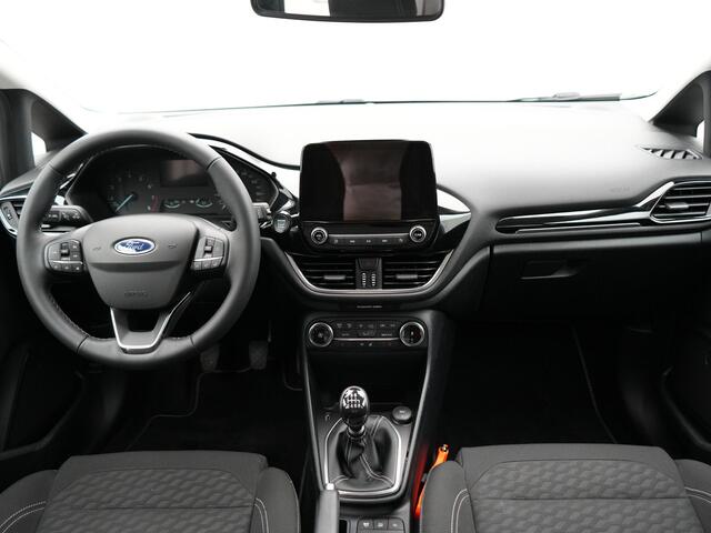 Ford FIESTA 1.0 EcoBoost Hybrid Titanium | Apple Carplay | Connected services | Bluetooth | Spraakbediening | Parkeersensoren achter | Cruise control | Airco |