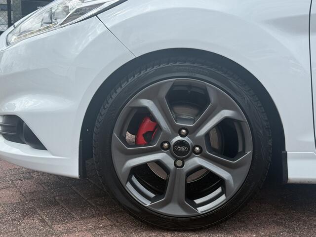 Ford FIESTA 1.6 ST2 182 pk navi climate ctr Recaro stoelen PDC a half leder dagrijverlichting led