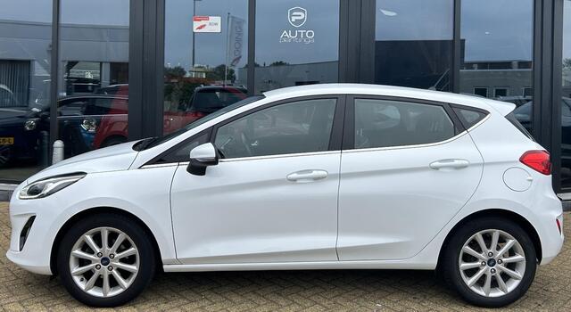 Ford FIESTA 1.0 EcoBoost Titanium 101PK | Nieuw Model | NL AUTO | Volledige Onderhoudshistorie | Cruise Control | Climate Control | Apple Carplay | Android Auto | Navigatie via Carplay | Armsteun | Lichtmetalen Velgen |