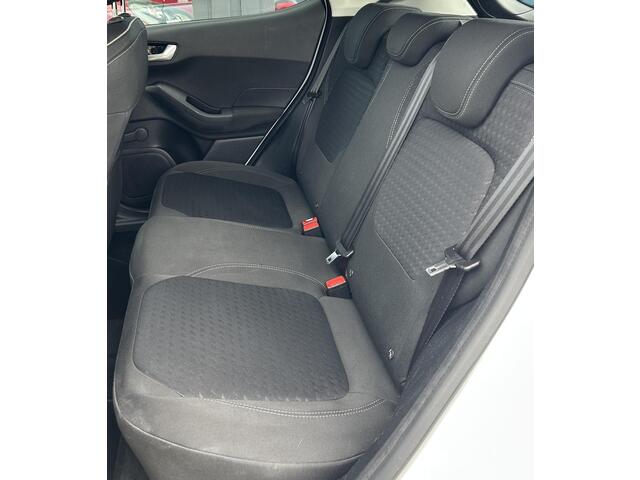 Ford FIESTA 1.0 EcoBoost Titanium 101PK | Nieuw Model | NL AUTO | Volledige Onderhoudshistorie | Cruise Control | Climate Control | Apple Carplay | Android Auto | Navigatie via Carplay | Armsteun | Lichtmetalen Velgen |