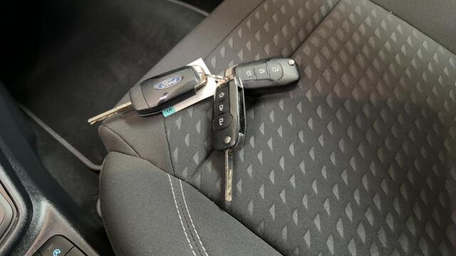 Ford FIESTA 1.0 EcoB. Titanium Automaat