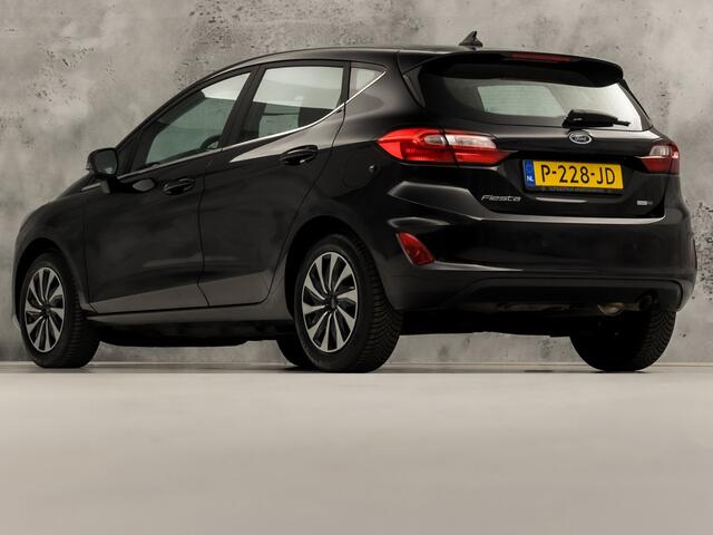 Ford FIESTA 1.0 EcoBoost Hybrid Titanium (APPLE CARPLAY, GROOT NAVI, CLIMATE, SPORTSTOELEN, PARKEERSENSOREN, LM VELGEN, CRUISE, NIEUWSTAAT)