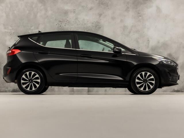 Ford FIESTA 1.0 EcoBoost Hybrid Titanium (APPLE CARPLAY, GROOT NAVI, CLIMATE, SPORTSTOELEN, PARKEERSENSOREN, LM VELGEN, CRUISE, NIEUWSTAAT)