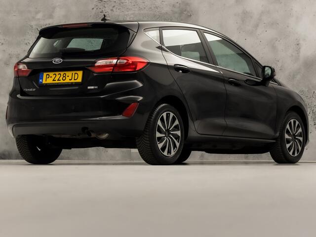 Ford FIESTA 1.0 EcoBoost Hybrid Titanium (APPLE CARPLAY, GROOT NAVI, CLIMATE, SPORTSTOELEN, PARKEERSENSOREN, LM VELGEN, CRUISE, NIEUWSTAAT)