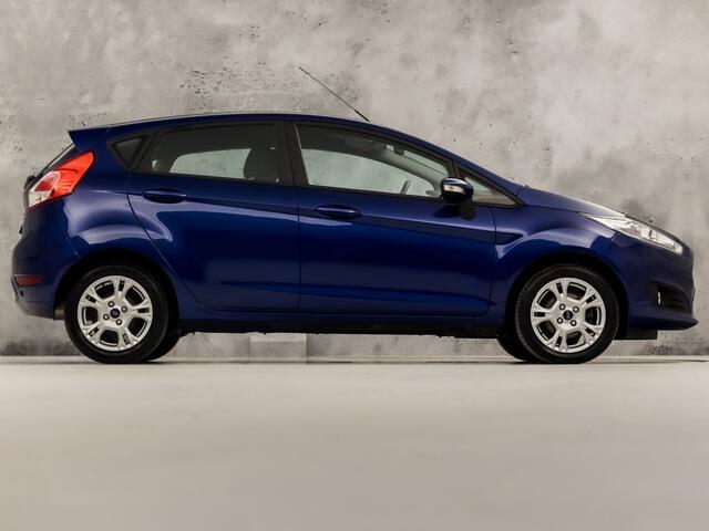 Ford FIESTA 1.0 Style Ultimate (NAVIGATIE, 5 DEURS, AIRCO, SPORTSTOELEN, LM VELGEN, PARKEERSENSOREN, CRUISE, NIEUWSTAAT)