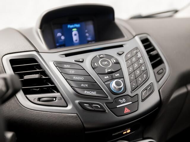 Ford FIESTA 1.0 Style Ultimate (NAVIGATIE, 5 DEURS, AIRCO, SPORTSTOELEN, LM VELGEN, PARKEERSENSOREN, CRUISE, NIEUWSTAAT)