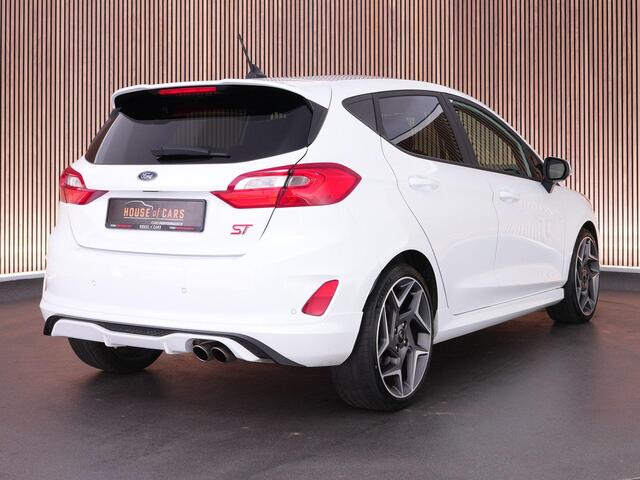 Ford FIESTA ST-3 1.5 200pk |B&O|Apple Carplay|LED-koplampen|Keyless|winterpack|cruise control|parkeersensoren achter|18" LMV|