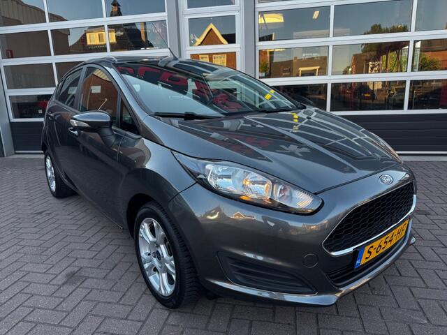 Ford FIESTA 1.0 ECOB. ST LINE / AIRCO / STOELVERW. / VOORRUITVERW. / LM / RIJKLAAR!