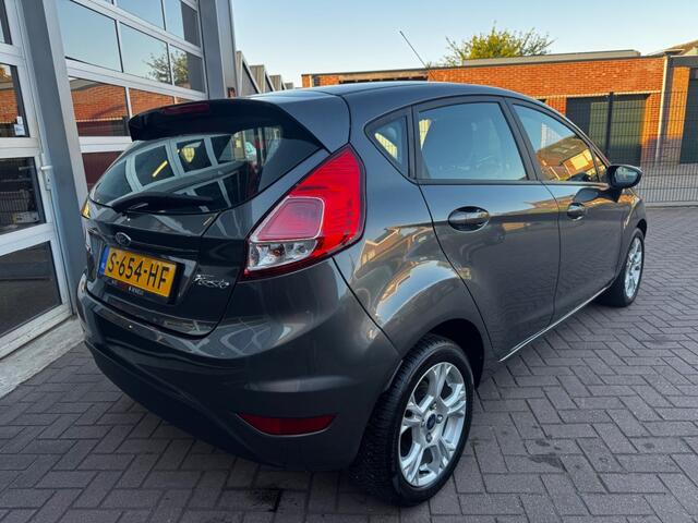 Ford FIESTA 1.0 ECOB. ST LINE / AIRCO / STOELVERW. / VOORRUITVERW. / LM / RIJKLAAR!