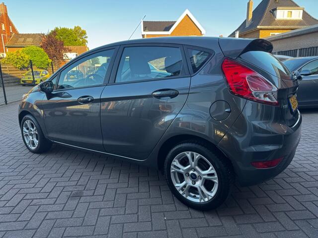 Ford FIESTA 1.0 ECOB. ST LINE / AIRCO / STOELVERW. / VOORRUITVERW. / LM / RIJKLAAR!